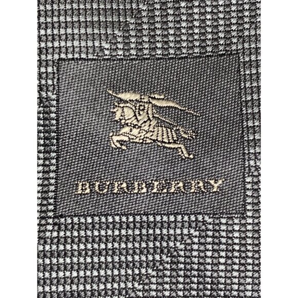 Burberry Men's 100% Silk Grey Herringbone Pattern Tie 3.25" Wide Italy 7457 - Picture 2 of 10